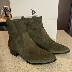 Brand New Aldo Erigori Khaki boots size 8.5